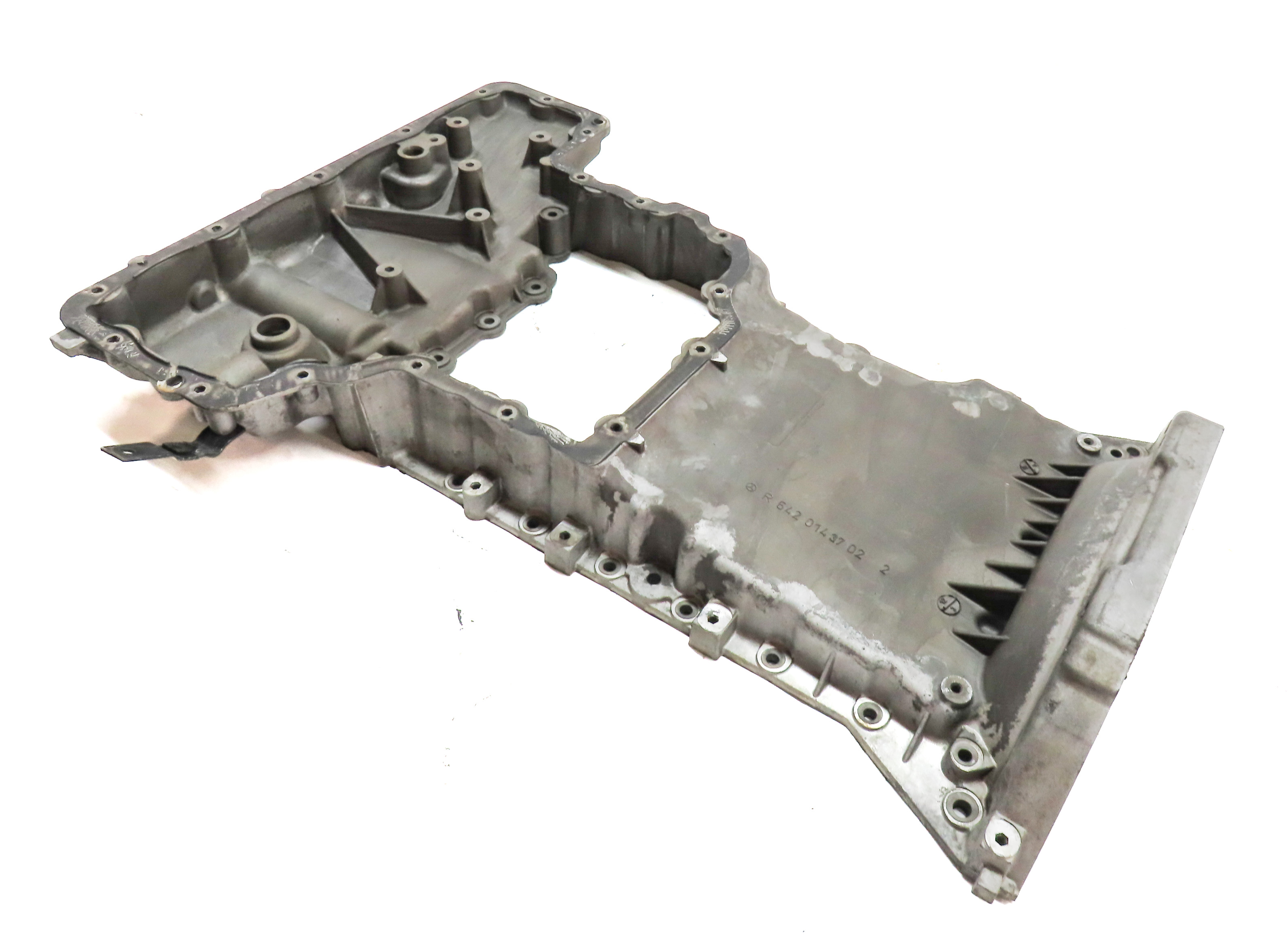 2010-2012 MB GL350 ML350 R350 (W164 X164 W251) 3.0L OM642 DIESEL UPPER OIL PAN — exact item pictured